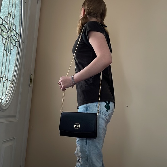 NWT Marilyn Monroe Crossbody with gold chain - Picture 14 of 14